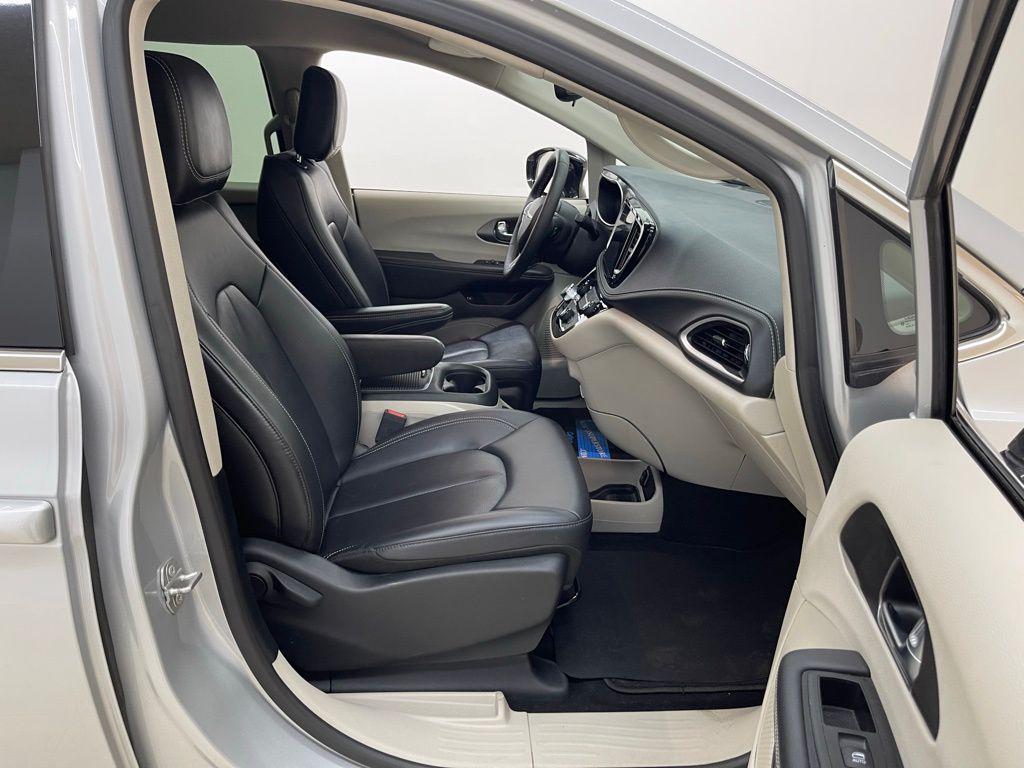 used 2024 Chrysler Pacifica Hybrid car, priced at $21,600