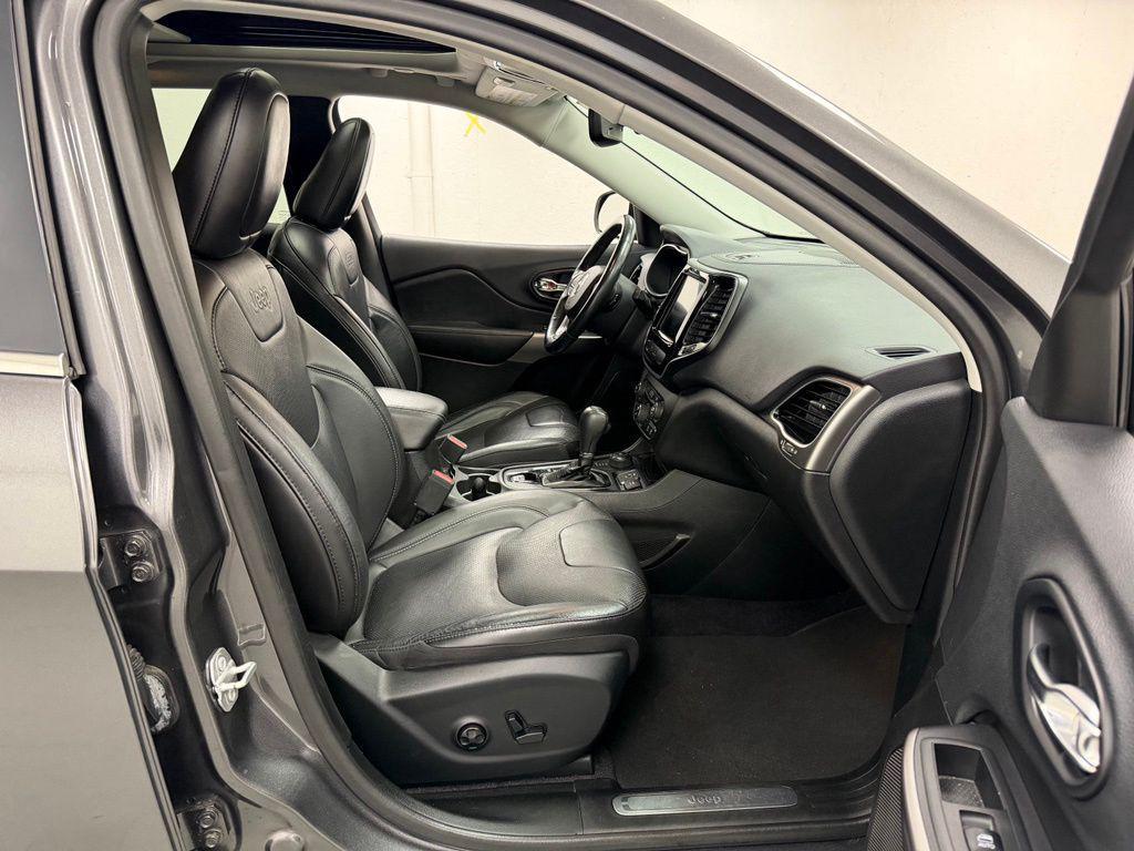 used 2019 Jeep Cherokee car, priced at $16,294