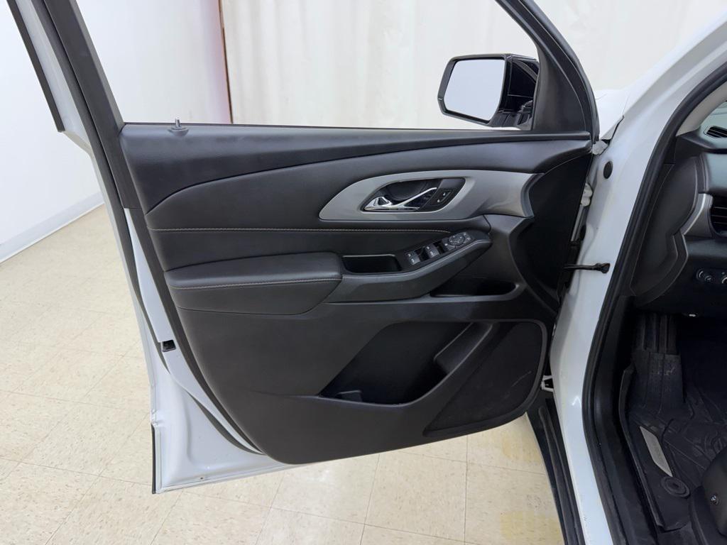 used 2020 Chevrolet Traverse car, priced at $17,998