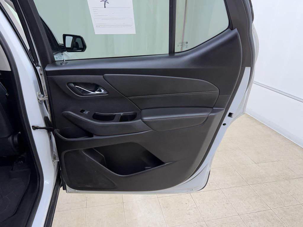 used 2020 Chevrolet Traverse car, priced at $17,998