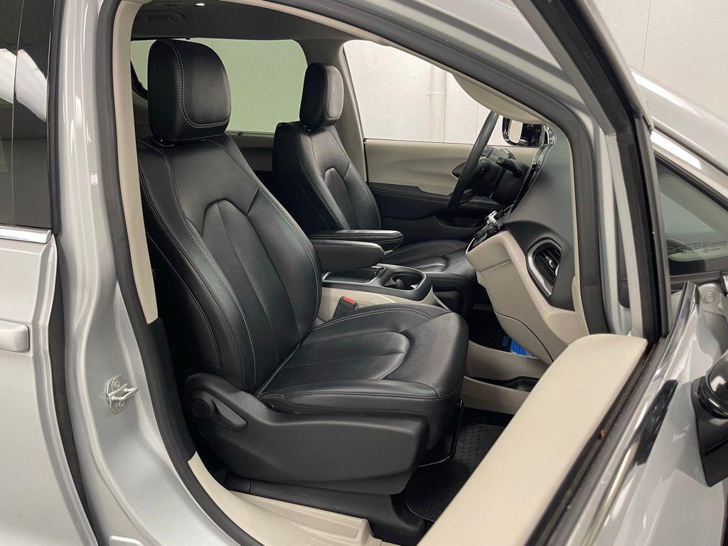 used 2024 Chrysler Pacifica car, priced at $24,881