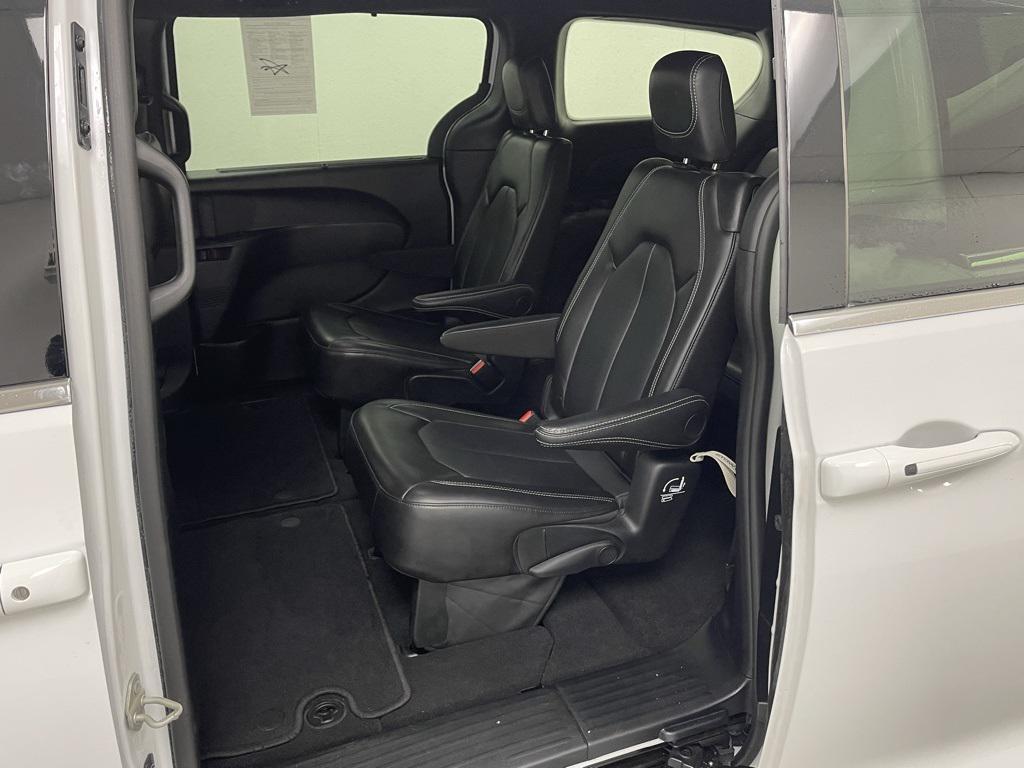used 2025 Chrysler Pacifica car, priced at $27,921