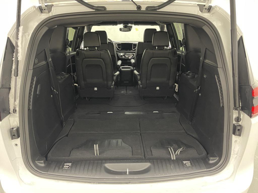 used 2025 Chrysler Pacifica car, priced at $27,921