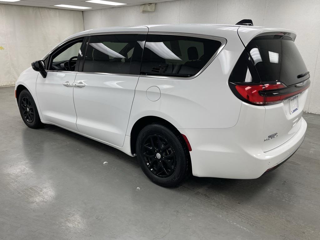 used 2025 Chrysler Pacifica car, priced at $27,921