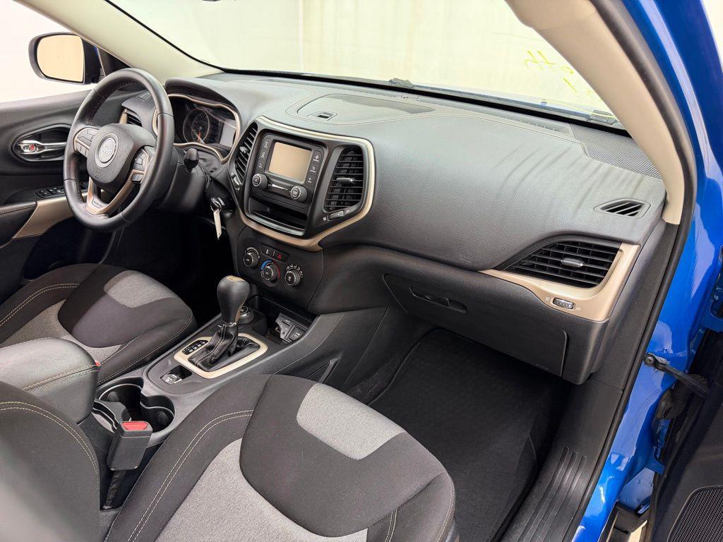 used 2018 Jeep Cherokee car, priced at $10,817