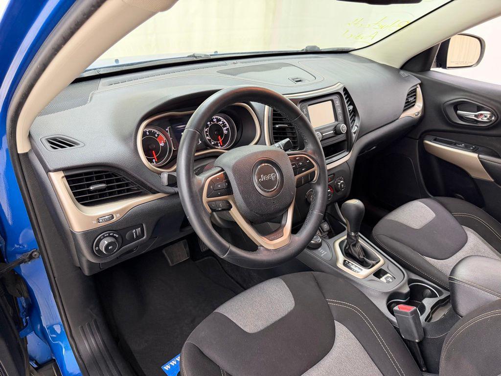 used 2018 Jeep Cherokee car, priced at $10,817