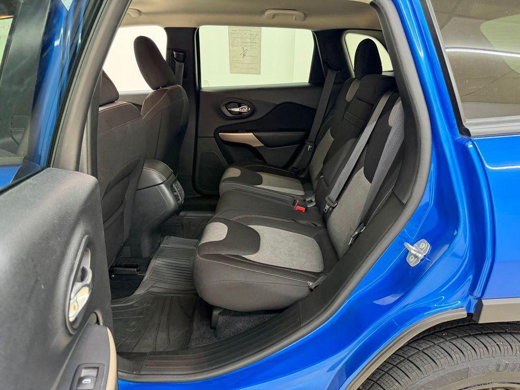 used 2018 Jeep Cherokee car, priced at $10,817