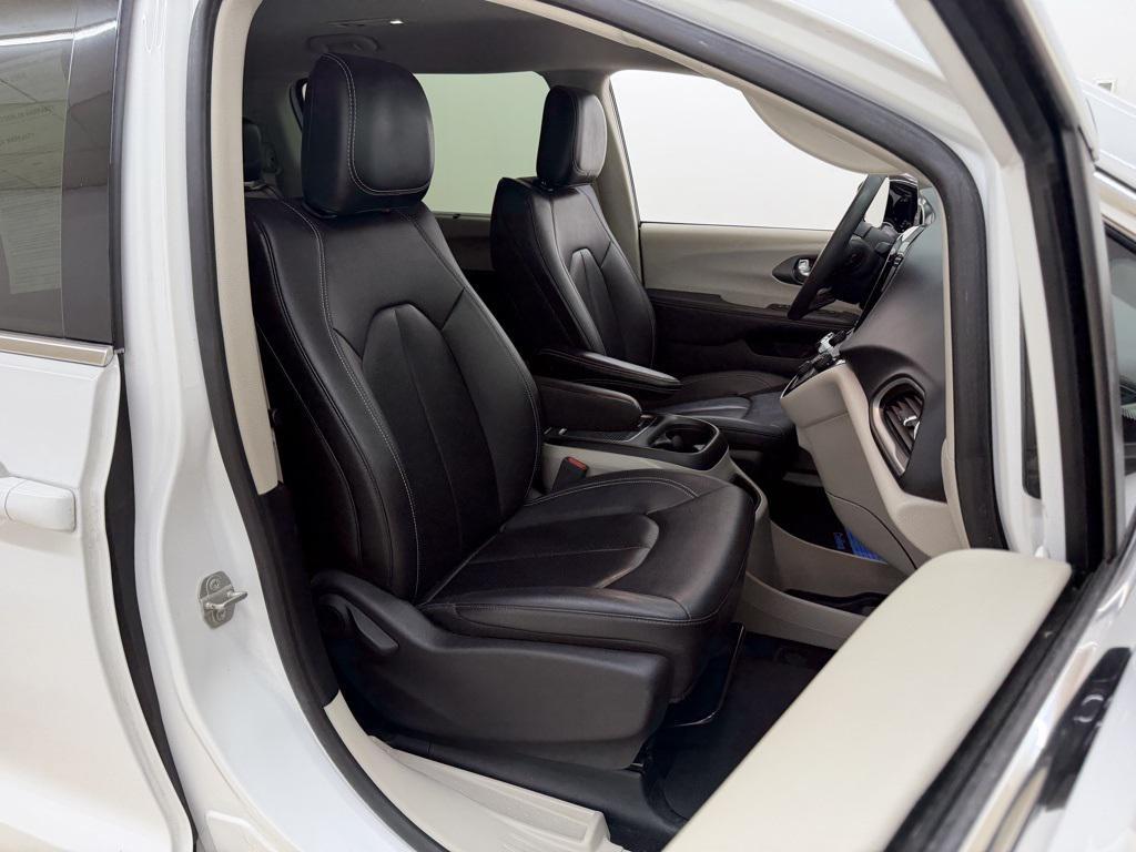 used 2024 Chrysler Pacifica car, priced at $24,865