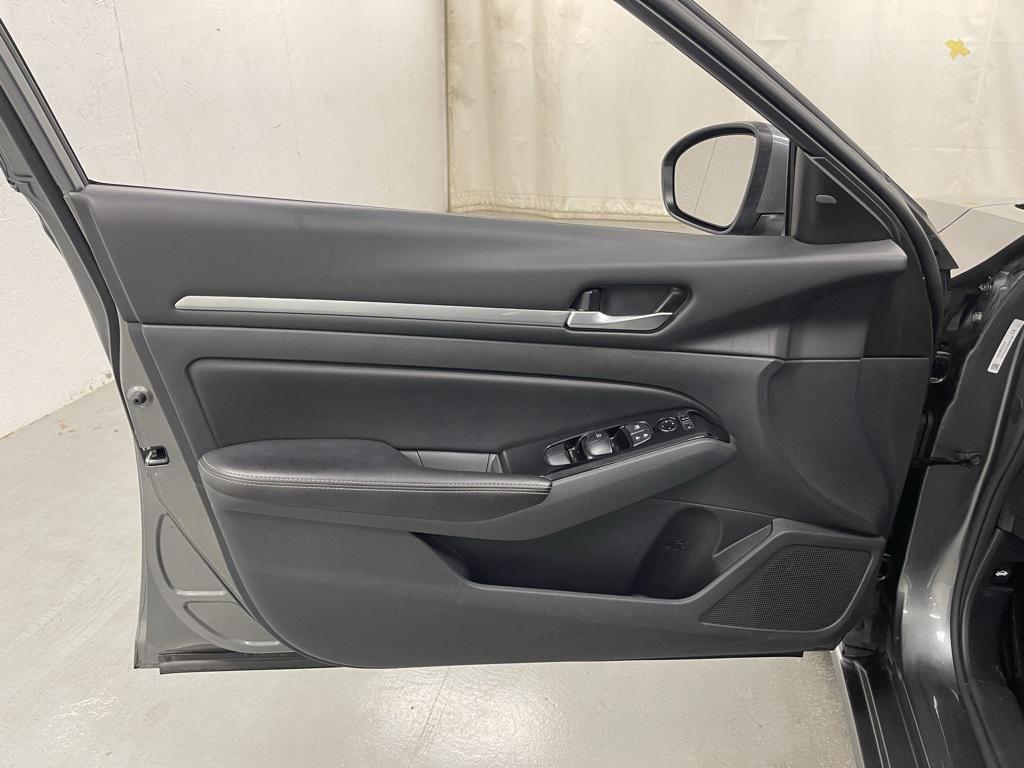 used 2023 Nissan Altima car, priced at $16,812