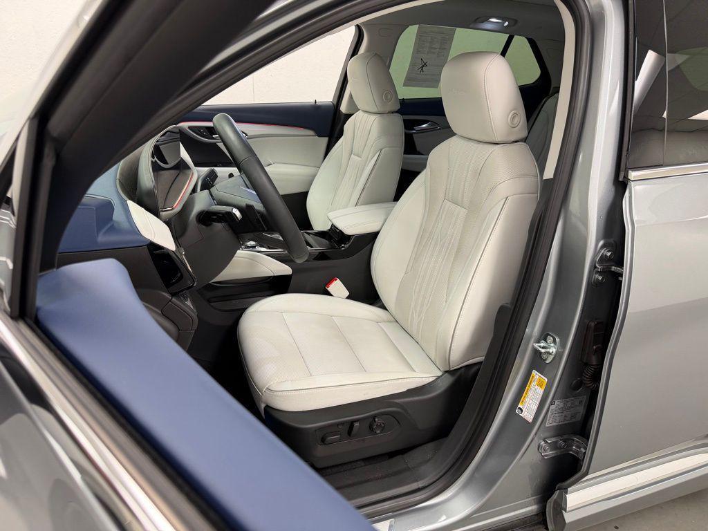 used 2025 Buick Envision car, priced at $38,849