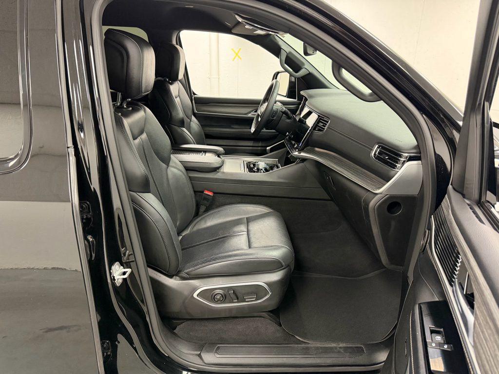 used 2024 Jeep Wagoneer L car, priced at $46,900