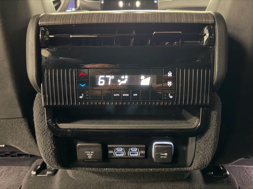 used 2024 Jeep Wagoneer L car, priced at $46,900