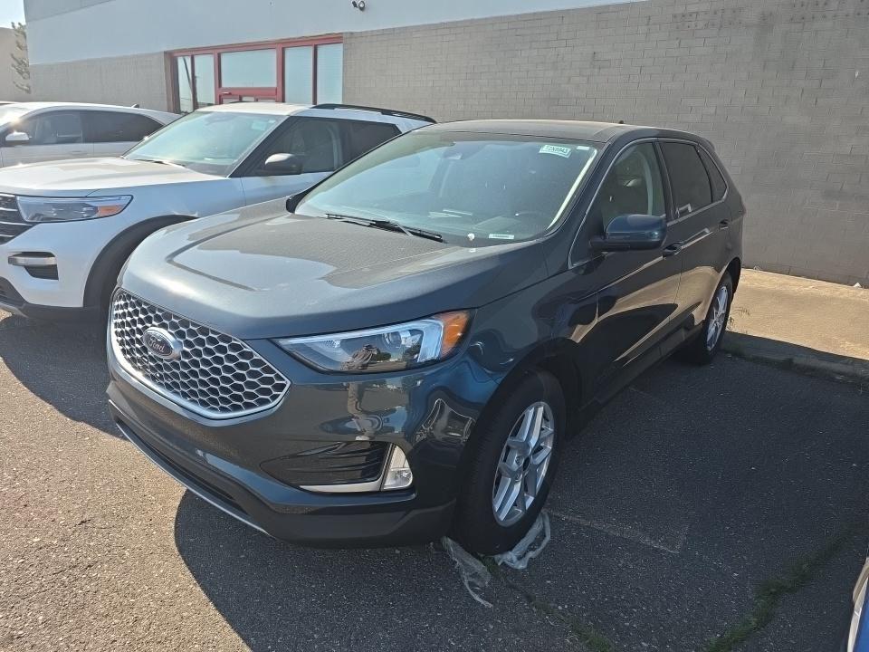 used 2024 Ford Edge car, priced at $28,100