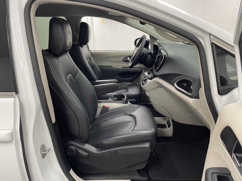 used 2024 Chrysler Pacifica car, priced at $25,648