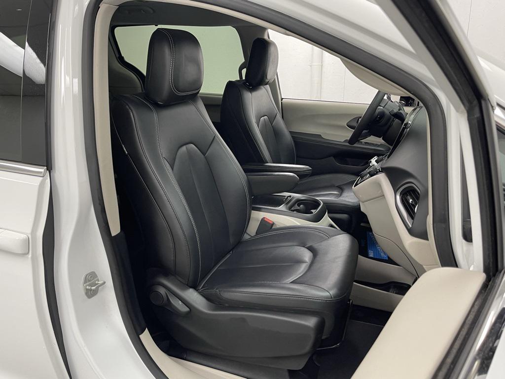 used 2024 Chrysler Pacifica car, priced at $25,648