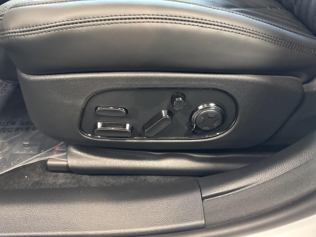 new 2026 Genesis G90 car, priced at $108,190