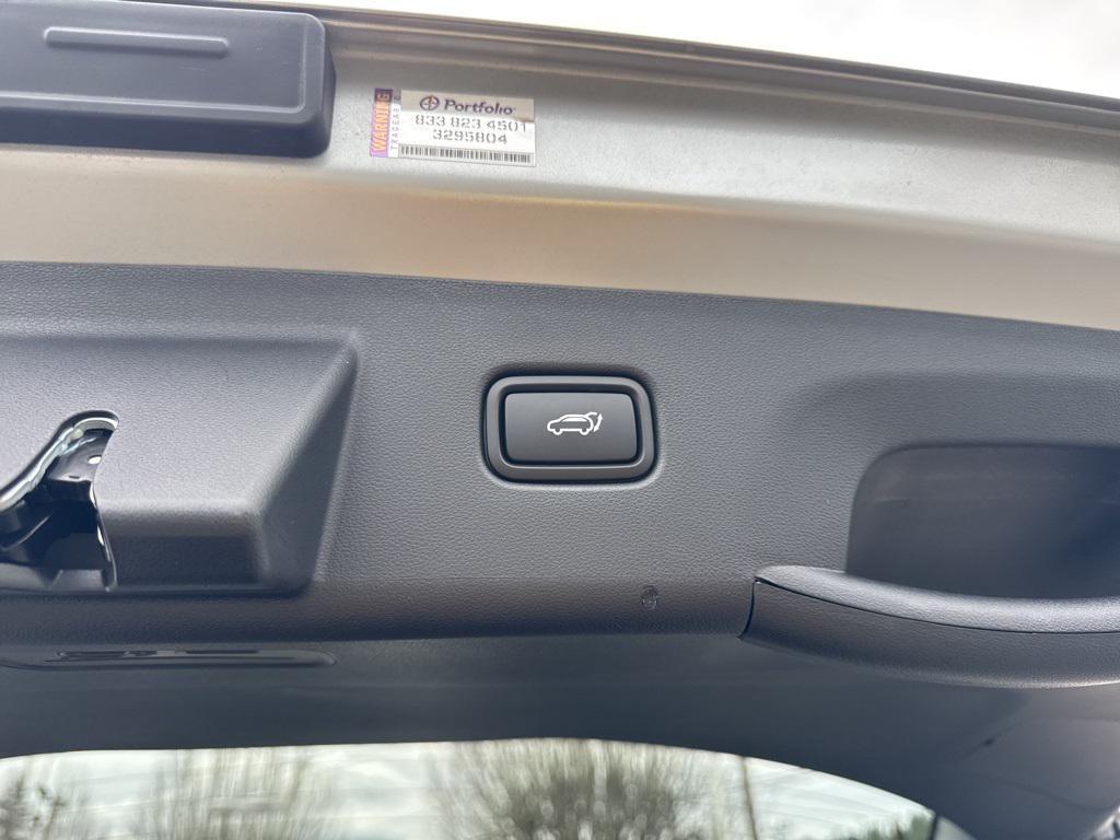 used 2025 Hyundai TUCSON Hybrid car, priced at $39,888