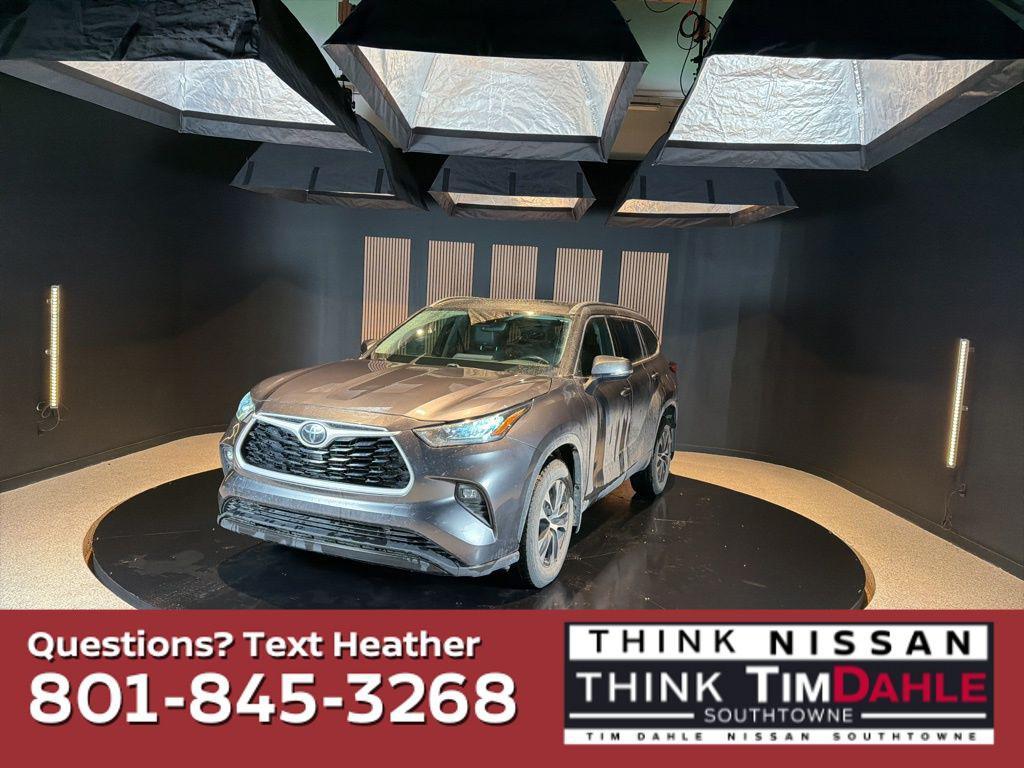 used 2020 Toyota Highlander car, priced at $30,417