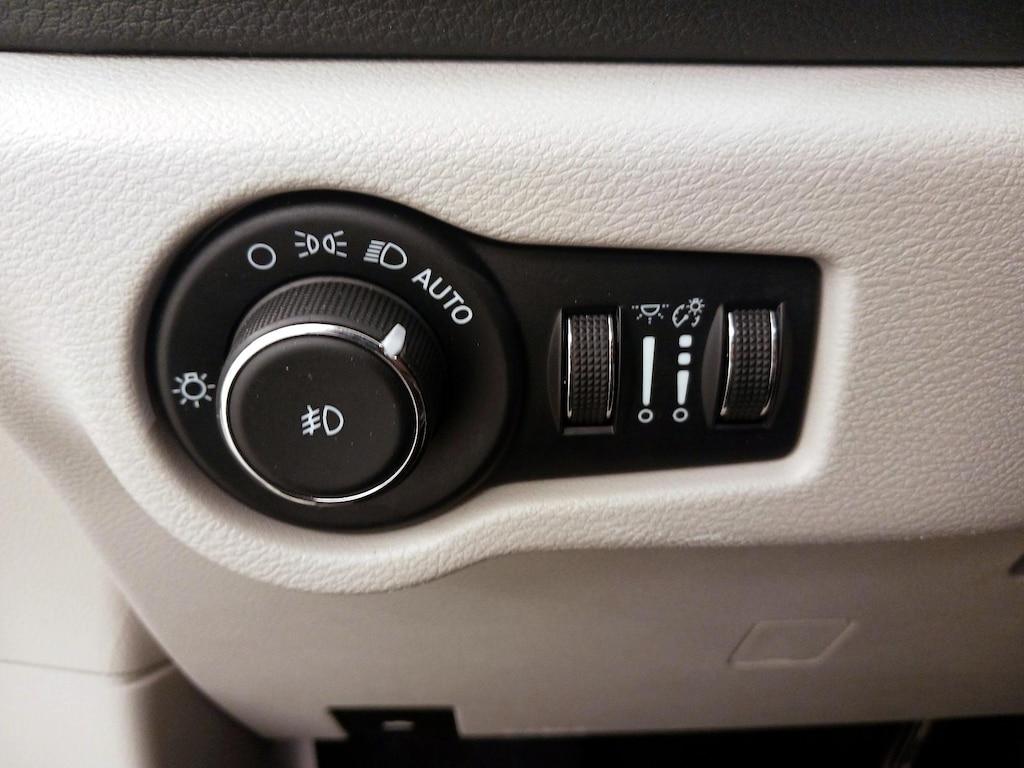 used 2022 Chrysler Pacifica car, priced at $34,998