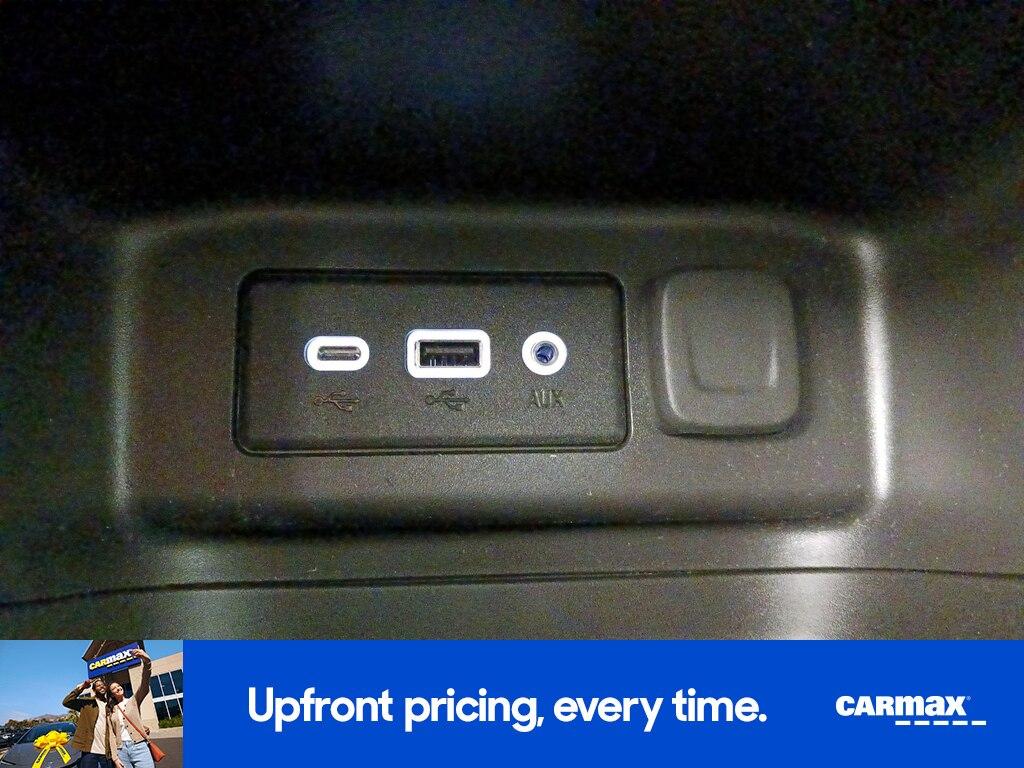 used 2024 Chevrolet Equinox car, priced at $21,998