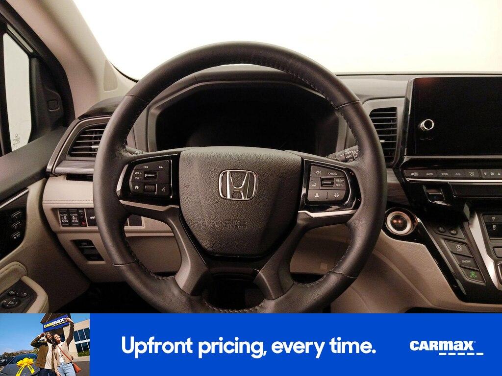 used 2025 Honda Odyssey car, priced at $45,998