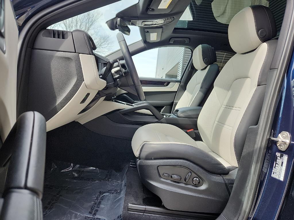 used 2025 Porsche Cayenne car, priced at $93,998