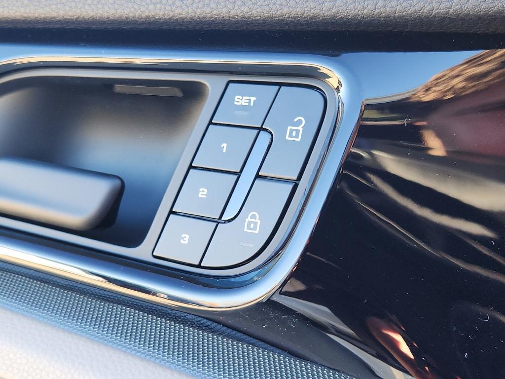 new 2026 Porsche Panamera car, priced at $135,610