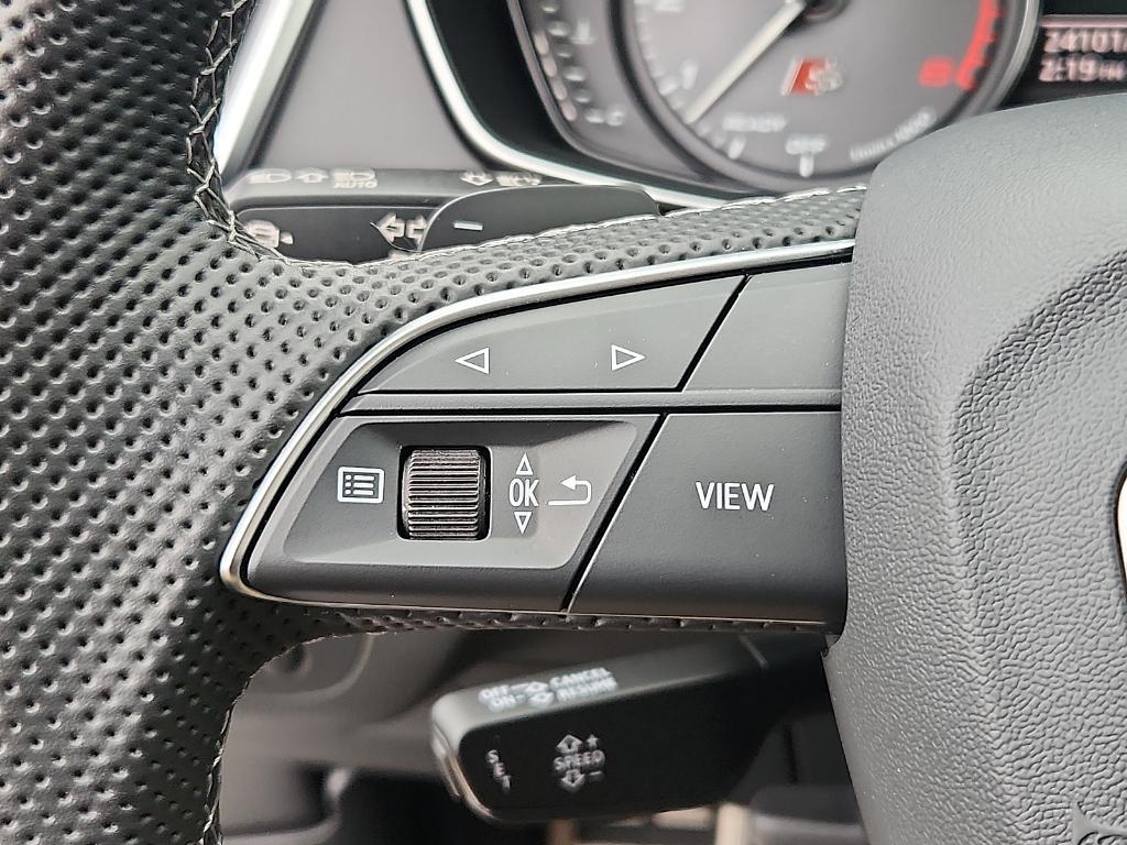 used 2022 Audi SQ5 car, priced at $35,909