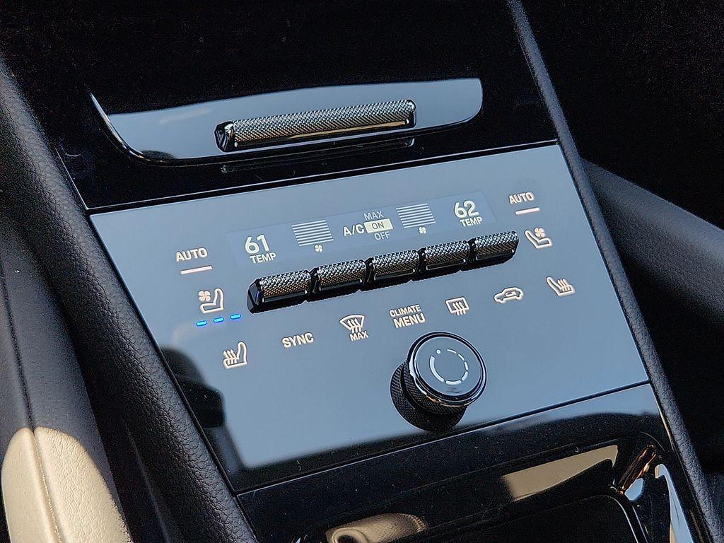 used 2024 Porsche Cayenne car, priced at $77,900