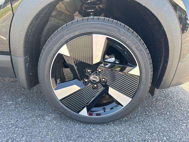 new 2025 Nissan Kicks car, priced at $25,475