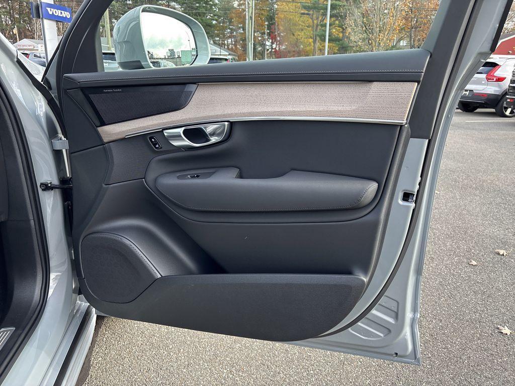 new 2026 Volvo XC90 car, priced at $71,825
