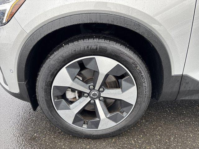 used 2025 Volvo XC40 car, priced at $32,614