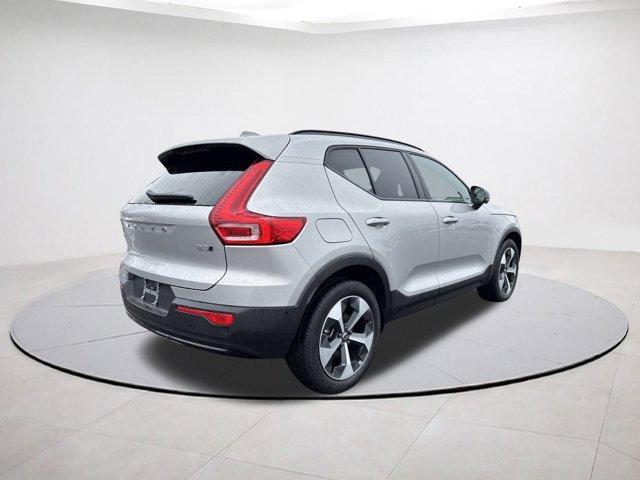 used 2025 Volvo XC40 car, priced at $32,614