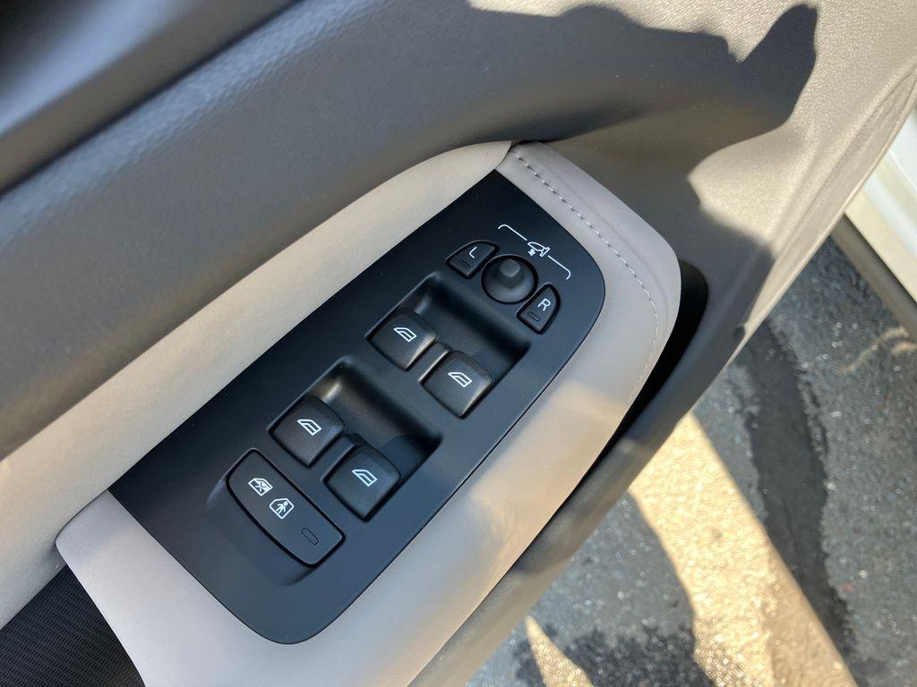 new 2026 Volvo XC60 Plug-In Hybrid car, priced at $71,203