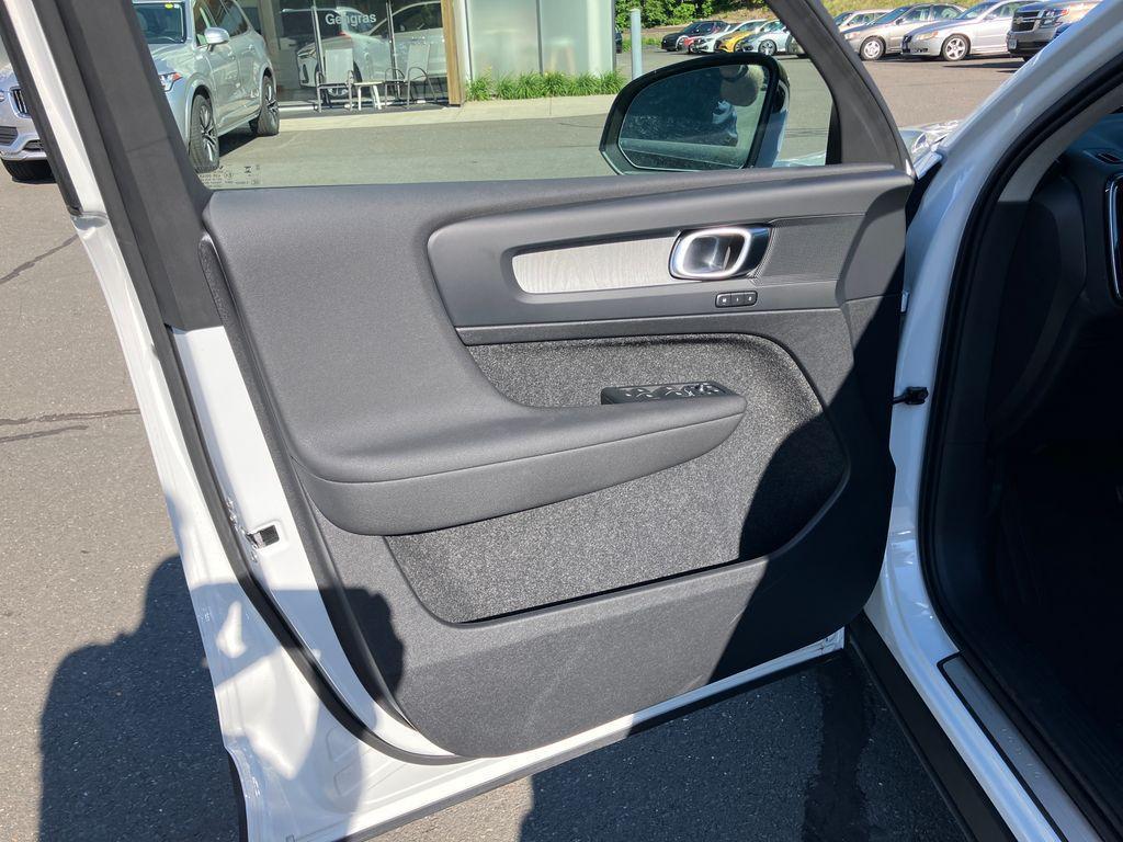 new 2026 Volvo XC40 car, priced at $52,058