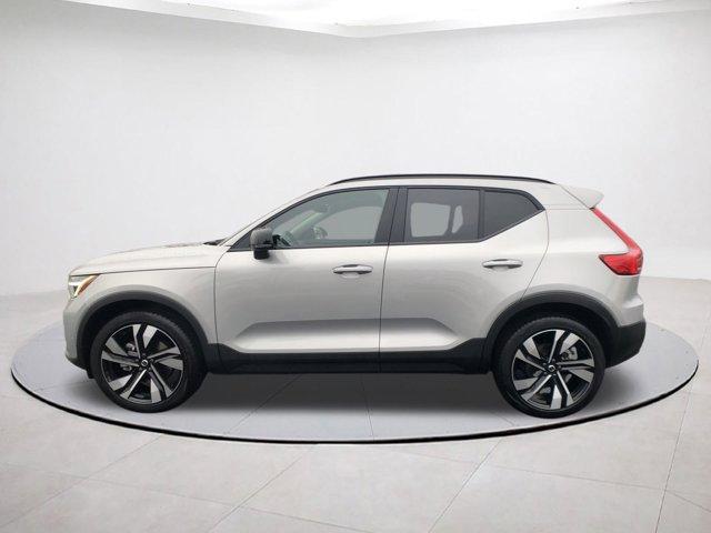 used 2025 Volvo XC40 car, priced at $31,227