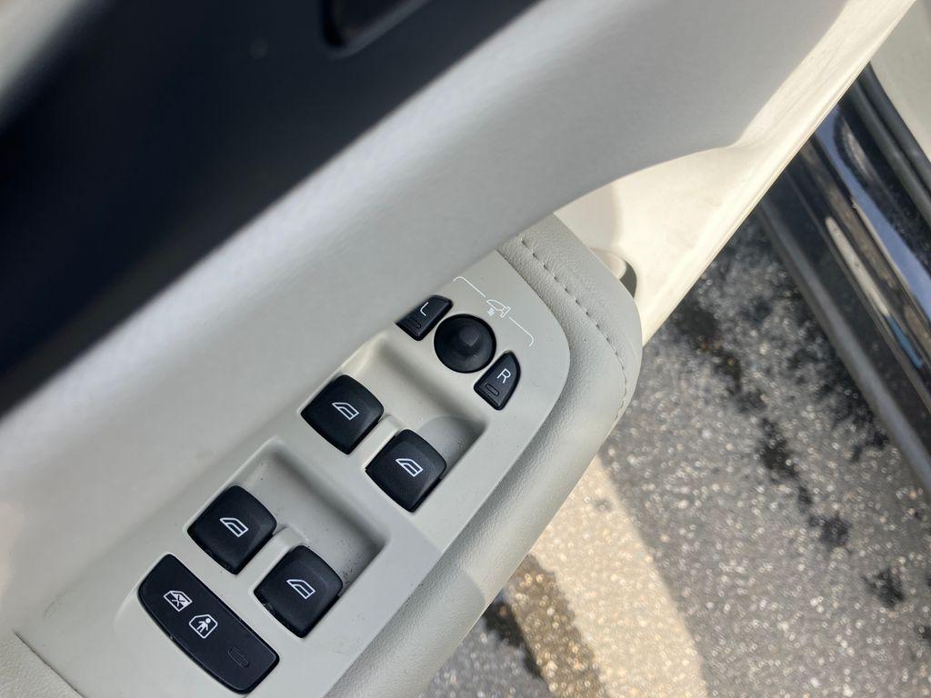 used 2023 Volvo XC60 Recharge Plug-In Hybrid car, priced at $40,699