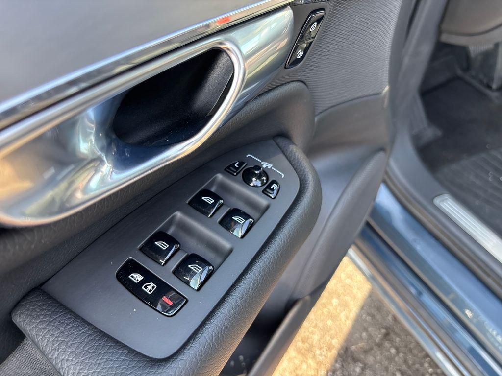 used 2018 Volvo XC90 car, priced at $12,515