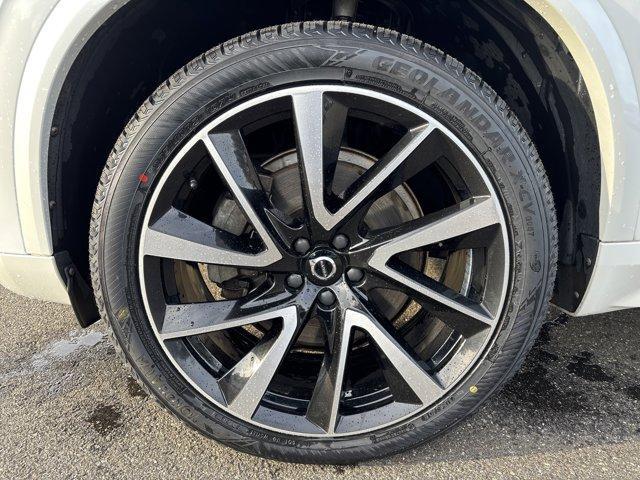 used 2020 Volvo XC90 car, priced at $26,129