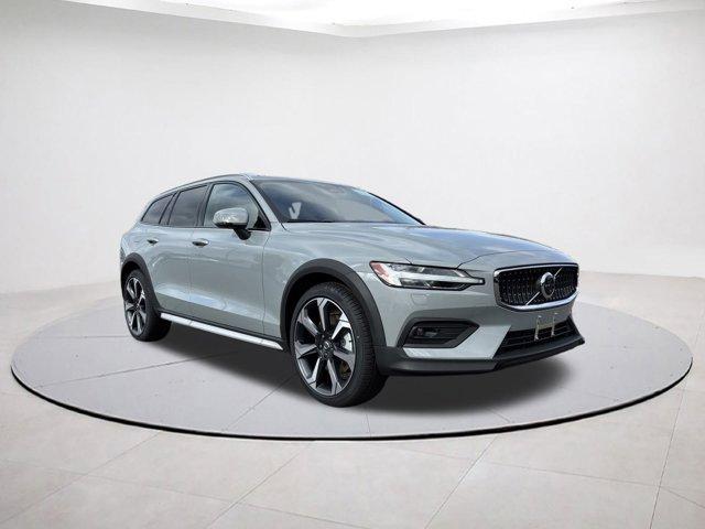 new 2026 Volvo V60 Cross Country car, priced at $61,015
