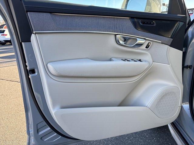 new 2026 Volvo XC90 car, priced at $69,901