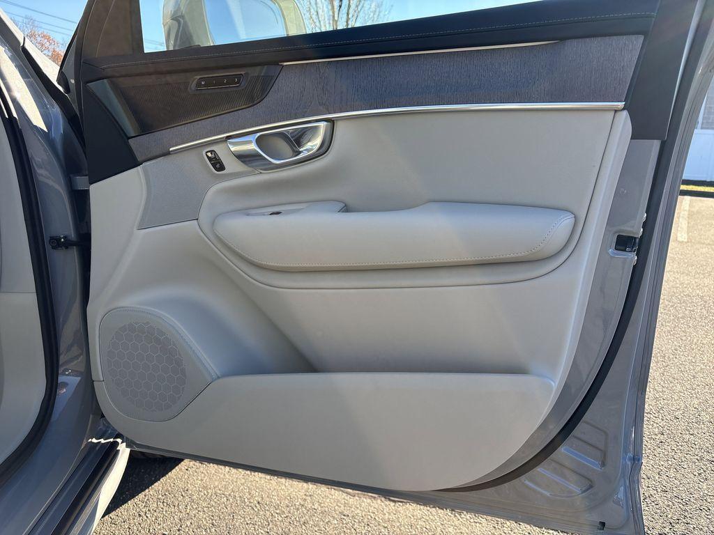 new 2026 Volvo XC90 car, priced at $75,155