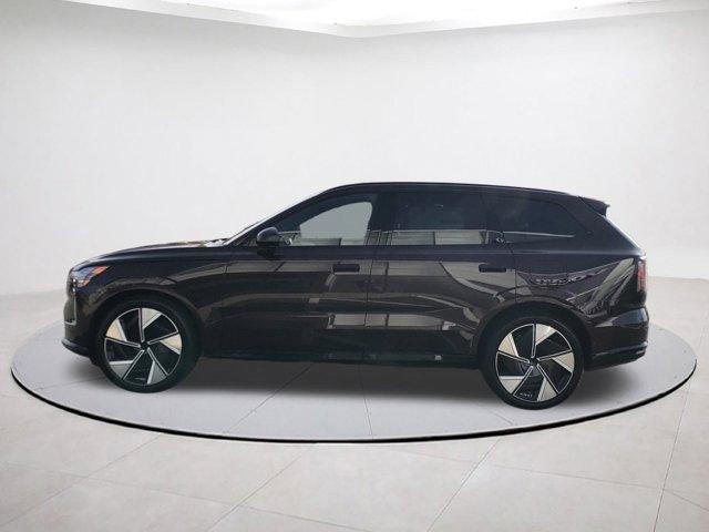 new 2025 Volvo EX90 car, priced at $95,140