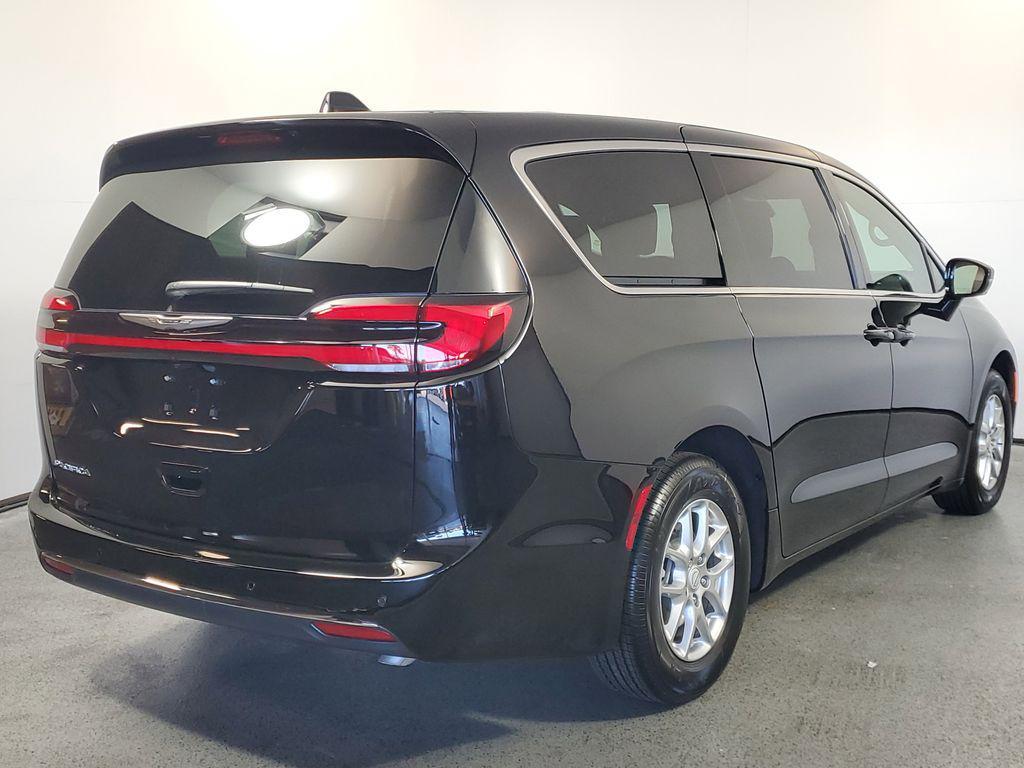 new 2026 Chrysler Pacifica car, priced at $39,371