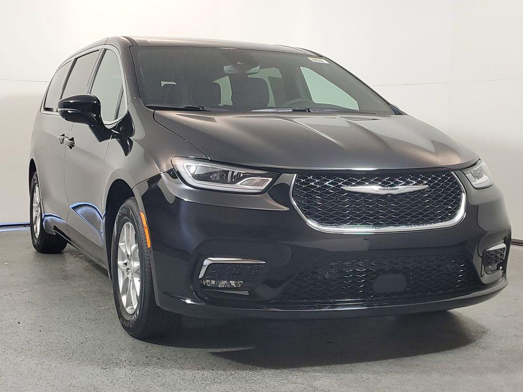 new 2026 Chrysler Pacifica car, priced at $39,371