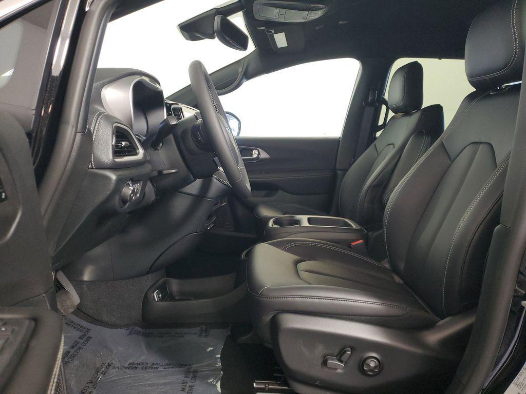 new 2026 Chrysler Pacifica car, priced at $39,371