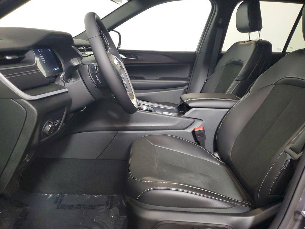 new 2025 Jeep Grand Cherokee car, priced at $36,883