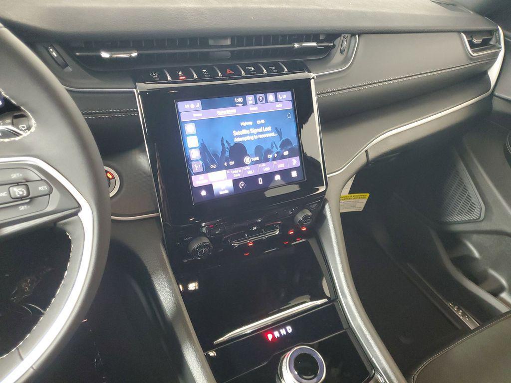 new 2025 Jeep Grand Cherokee car, priced at $36,883