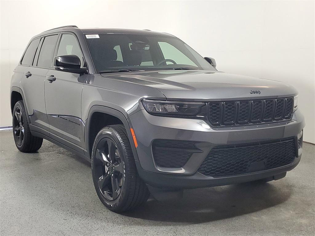 new 2025 Jeep Grand Cherokee car, priced at $42,725