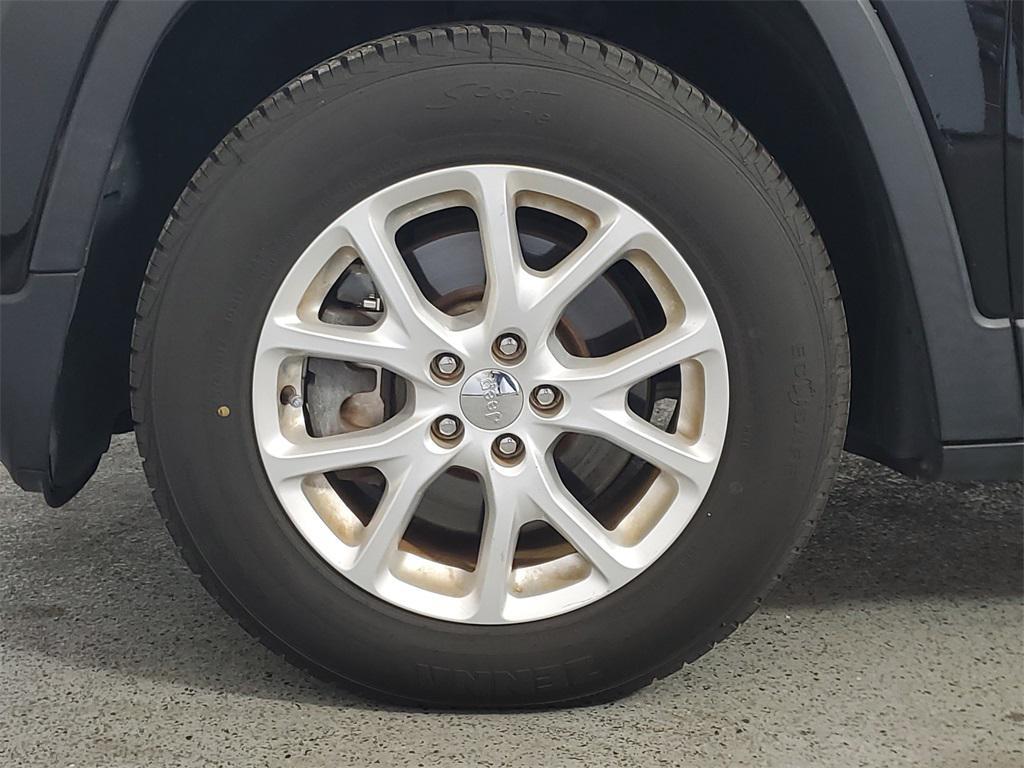 used 2018 Jeep Cherokee car, priced at $13,188